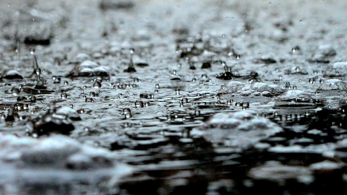 大陸6月下旬以來連續強降雨，長江流域有近百條河流超過警戒水位，民眾苦不堪言。（示意圖／翻攝自pexels）