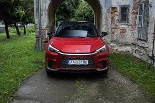 TEST: Lexus LBX - Koncentrát prémiového štýlu