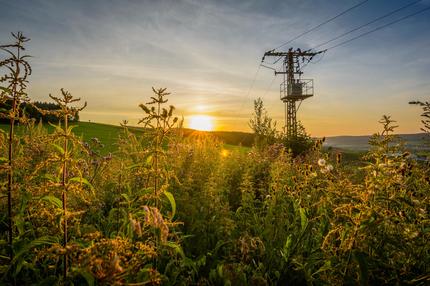 Energiewende: Wie kann die Energiewende auf dem Land aussehen? Ein Dorf in Mittelsachsen will zum Vorbild werden: mit einem Mix aus Solarstrom, E-Autos und kostenlosen Wärmepumpen.