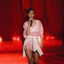 Rihanna - Victorias Secret Fashion Show 2012 - 408 x 612