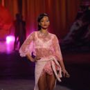 Rihanna - Victorias Secret Fashion Show 2012 - 408 x 612