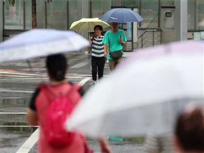 中秋節大台北防短暫陣雨、東半部留意大雨 竹苗以南賞月機會高