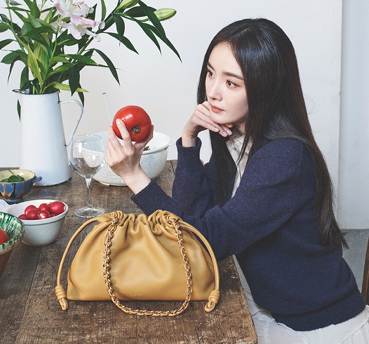 LOEWE春夏系列新焦點 Flamenco Purse 皮邊完美、柔軟貼身 必成IT Bag