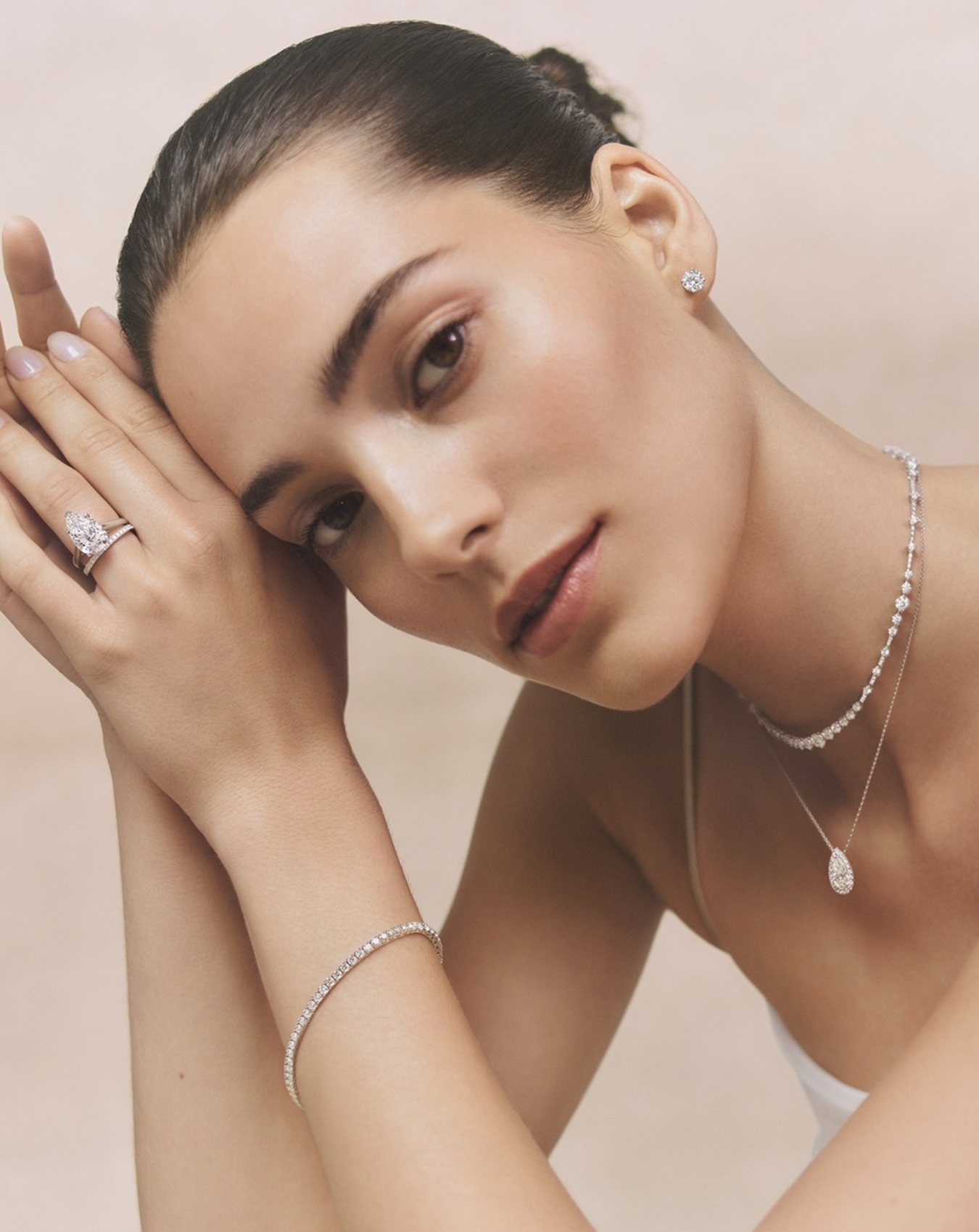 結婚頸鏈2024推薦：De Beers、Mikimoto 18K白金頸鍊高貴又百搭