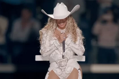 Beyoncé faz show empolgante na NFL