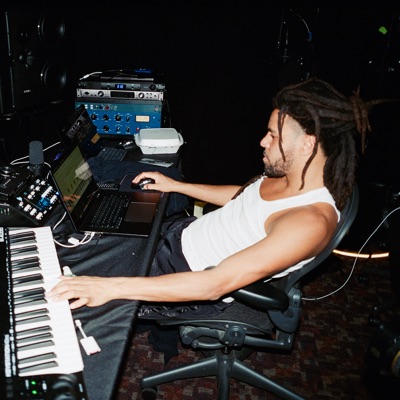 Écoutez J. Cole, regardez des vidéoclips, lisez la biographie, consultez les dates de tournée et plus encore !