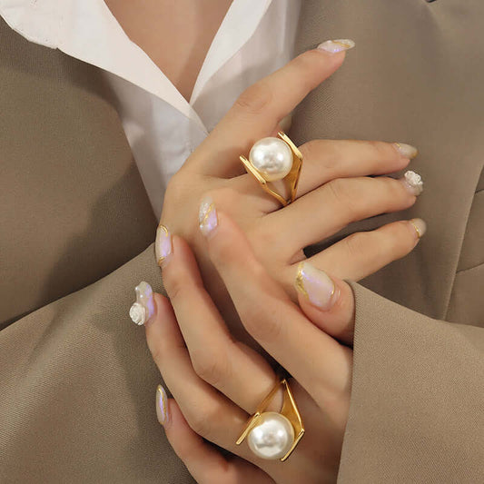 18K Gold Y Shape Pearl Cocktail Ring