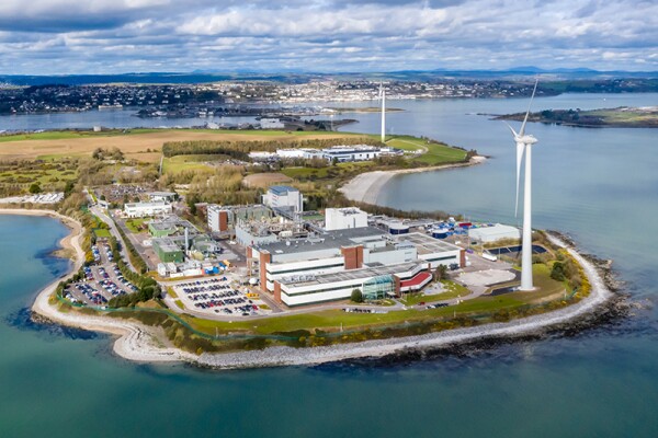 A renewable electricity plant located on a peninsula 