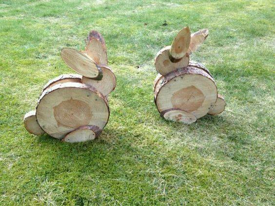 Wood Slice Bunnies...these are the BEST Yard Art Ideas!