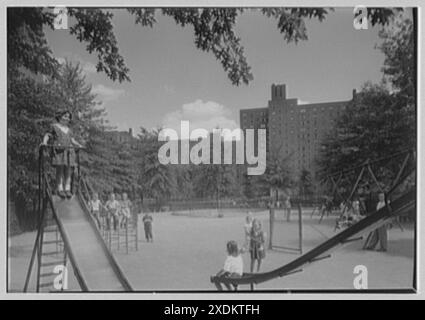 Parkchester, Bronx, New York. Playground. Gottscho-Schleisner Collection Stock Photo