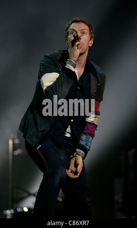 BELFAST, UNITED KINGDOM - DECEMBER 19: Chris Martin of Coldplay performs at Odyssey Arena on December 19, 2008 in Belfast, Northern Ireland. Stock Photo