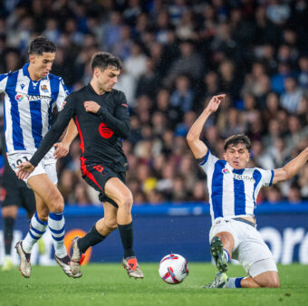 Pedri, durante o duelo contra a Real Sociedad. / Twitter: @FCBarcelona_br