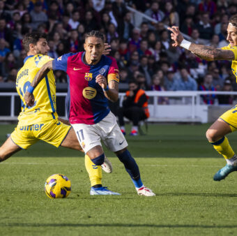 Raphinha marcou o gol do Barça na derrota por 2 a 1 diante do Las Palmas, pela 15ª rodada da LaLiga. / Twitter @FCBarcelona_br