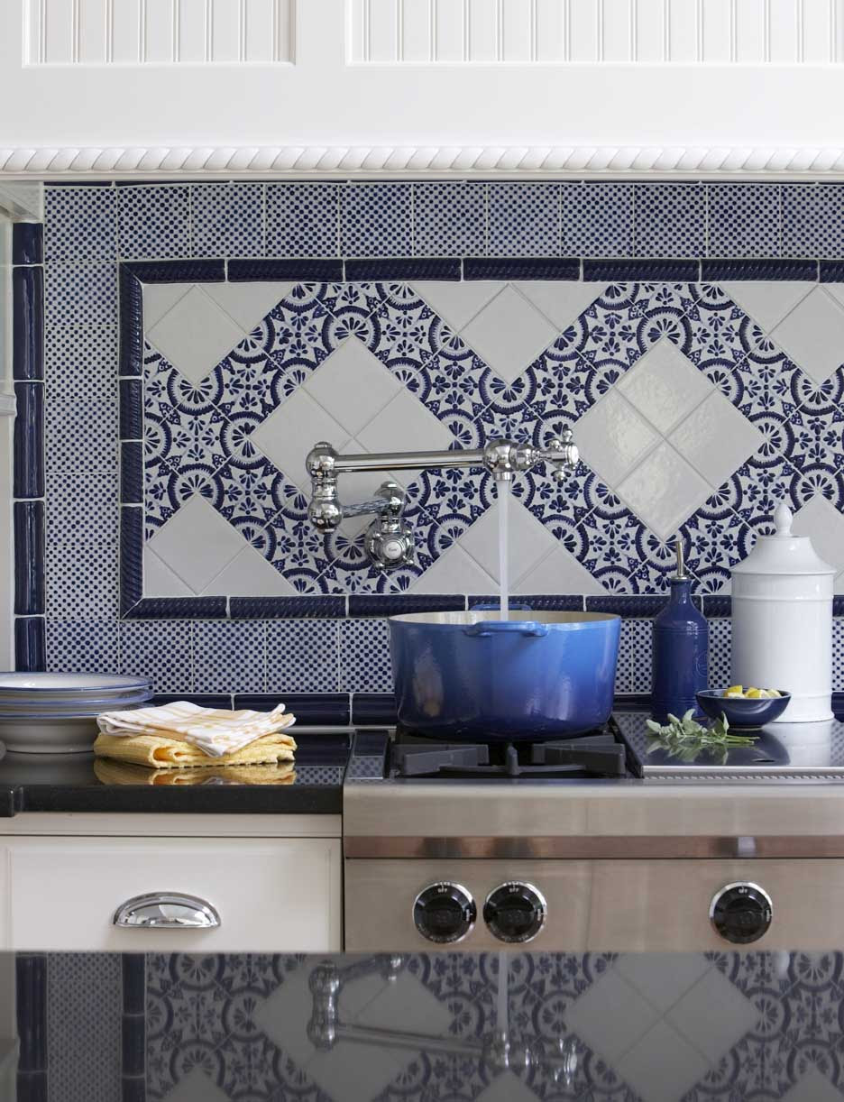 A Blue and White Backsplash to Envy | stacystyle's blog