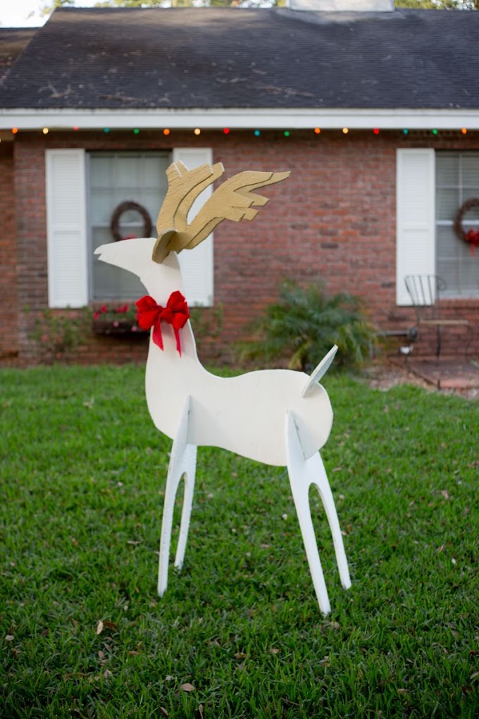 Outdoor Wooden Reindeer Yard Decorations