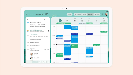 Google Agenda s'affiche sur l'écran d'une tablette avec des informations relatives à une réunion d'un côté et l'agenda de la semaine de l'autre côté.