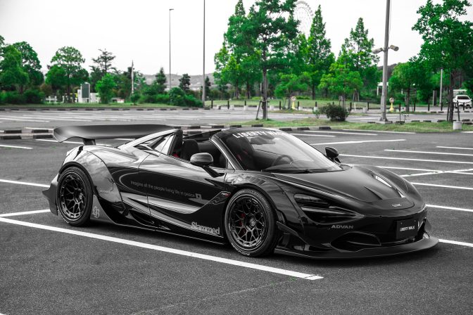 Liberty Walk McLaren 720S Spider