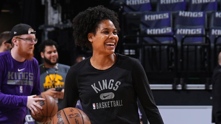 What to know about new Lakers assistant coach Lindsey Harding image