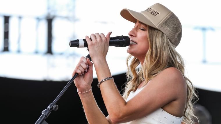 Ingrid Andress struggles with National Anthem at Home Run Derby image