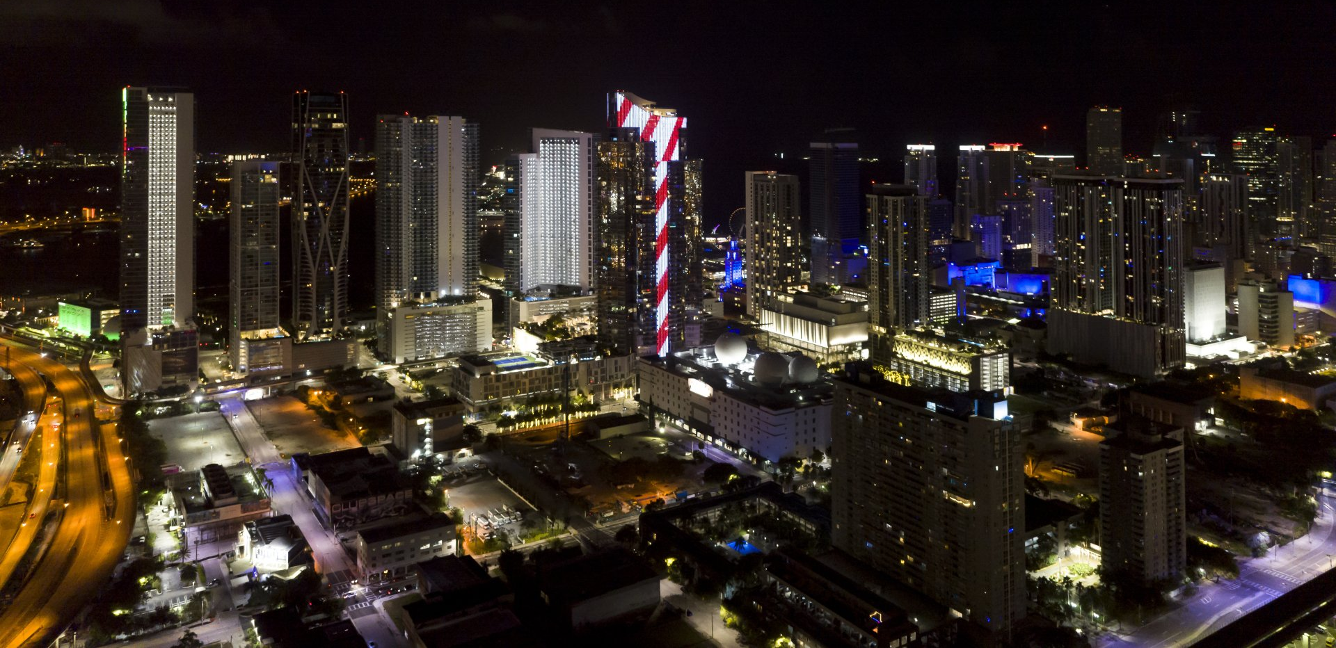 World’s Tallest Digital “Merry Christmas” Candy Cane: world record in Miami, Florida