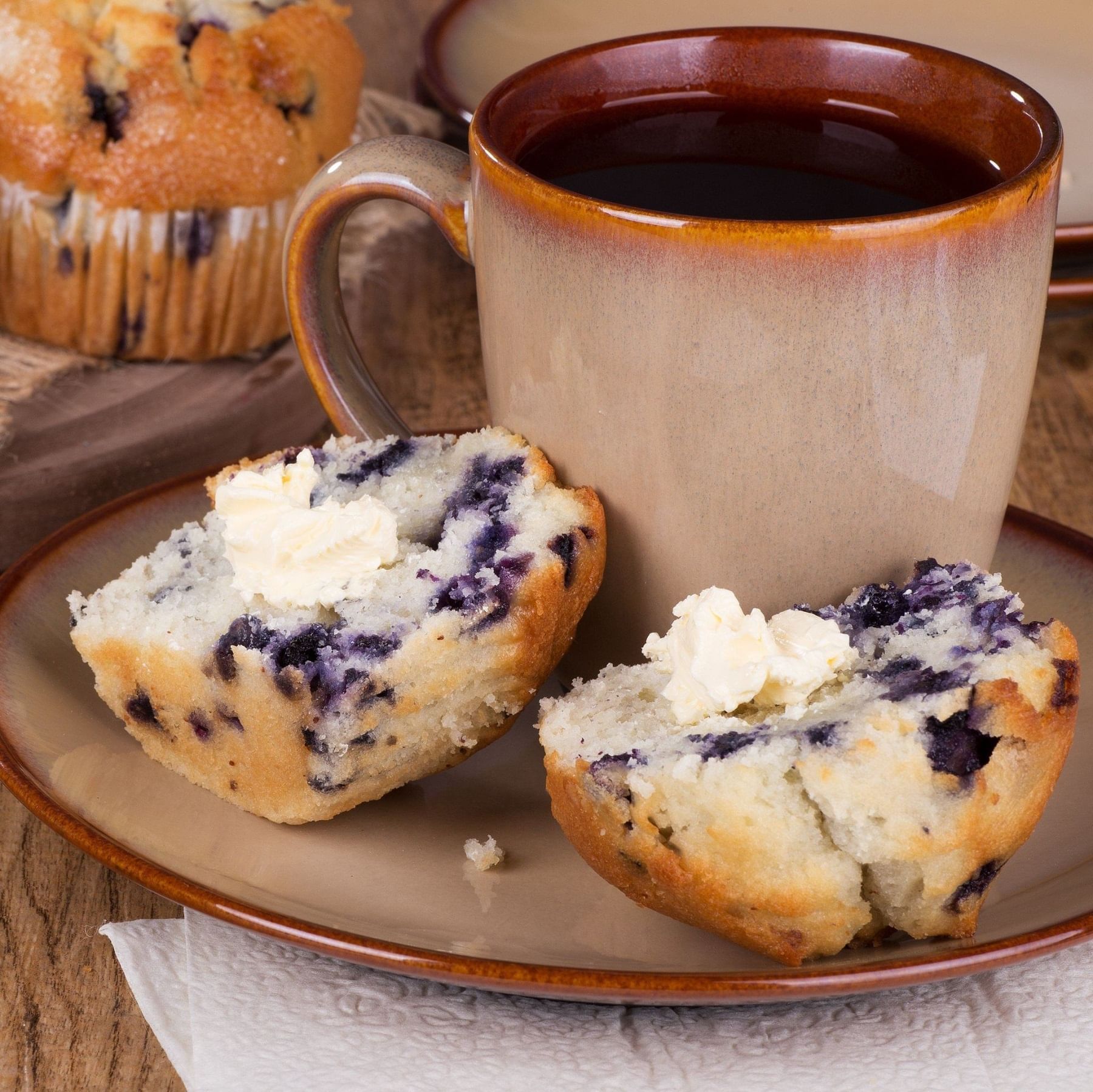 blueberry-muffins-with-coffee