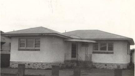 1950s house in black and white