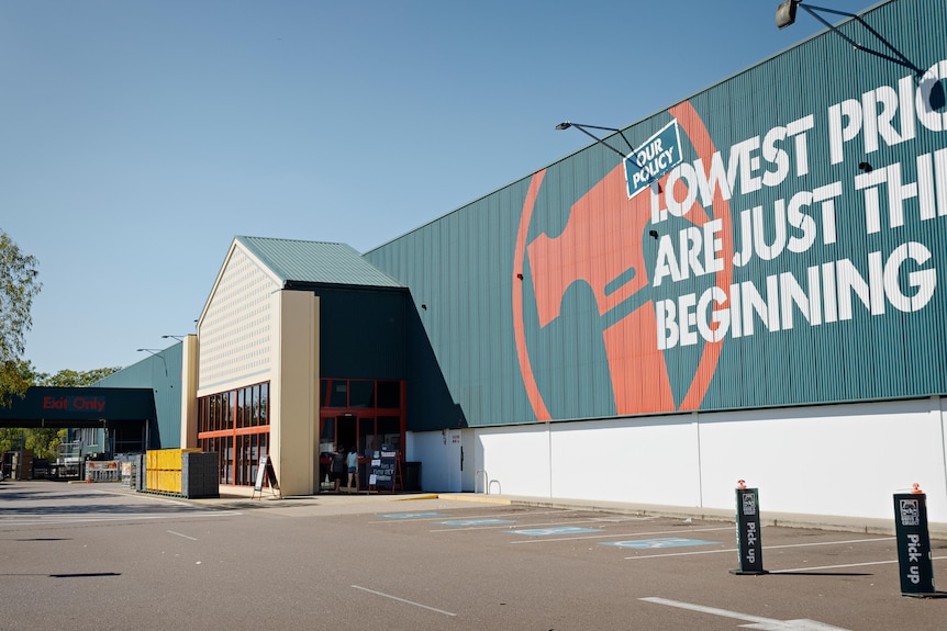 The outside of a Bunnings store in Darwin.