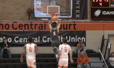 #5 Jaxon Nap dunks in Montana's 76-68 win over Idaho State