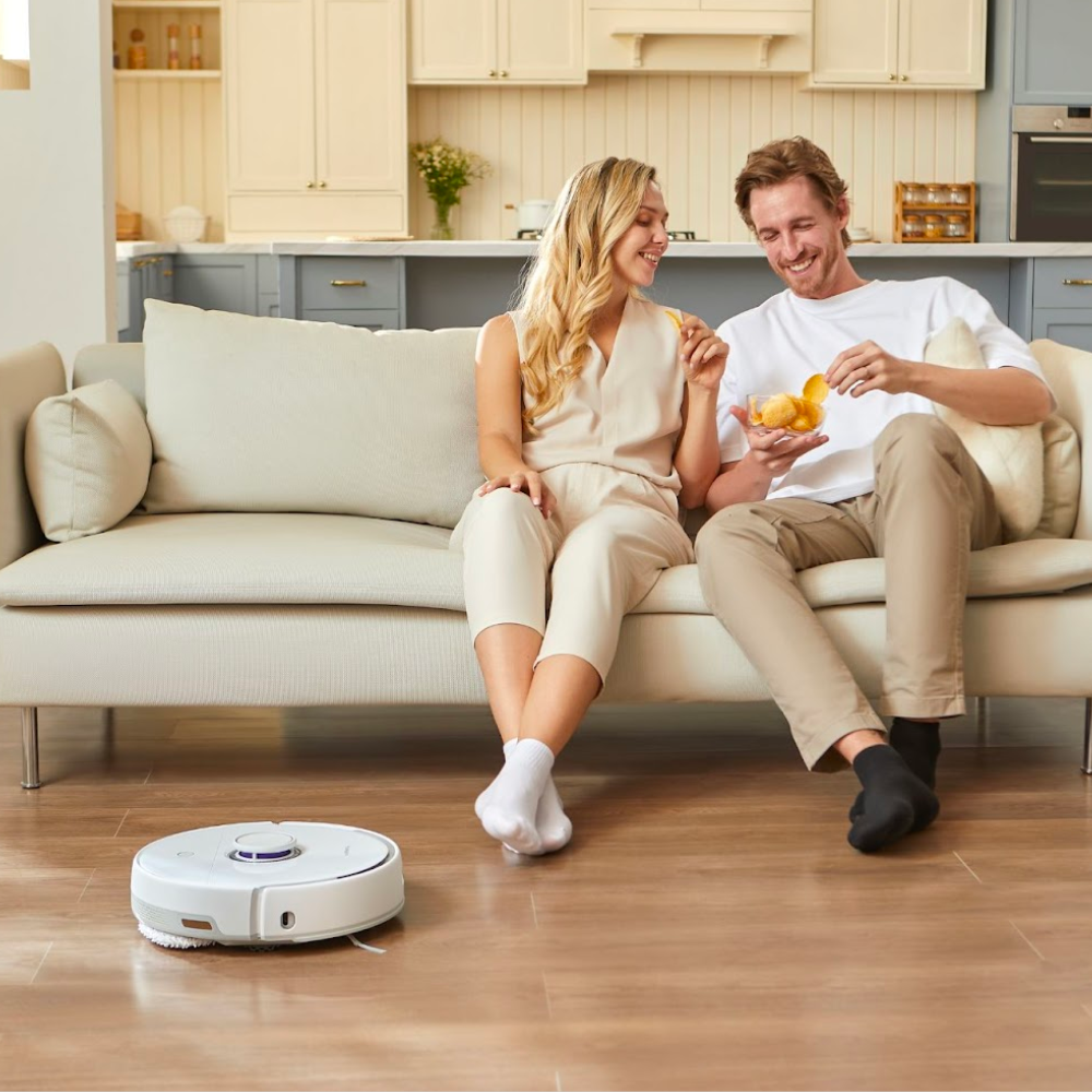 This Self-Cleaning Vacuum and Mopping Robot Could Take You Off the Hook for Household Chores