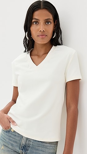 Lioness Essential V Neck Loose Tee.