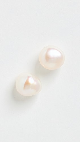 SHASHI Pearl Stud.