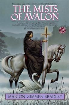 Paperback The Mists of Avalon Book