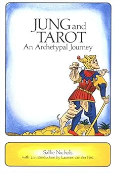 Paperback Jung and Tarot: An Archetypal Journey Book