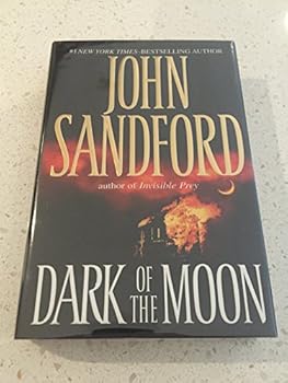 Hardcover Dark of the Moon (A Virgil Flowers Novel) Book