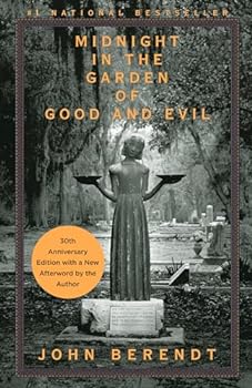 Paperback Midnight in the Garden of Good and Evil: A Savannah Story Book