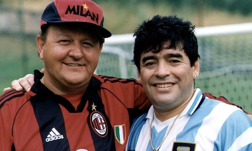 Massimo Boldi and Diego Maradona in Tifosi (1999)