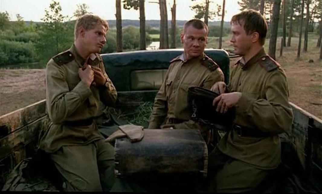 Vladislav Galkin, Yuri Kolokolnikov, and Evgeniy Mironov in V avguste 44-go (2001)