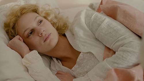 Farah Zeynep Abdullah in Kurt Seyit & Sura (2014)