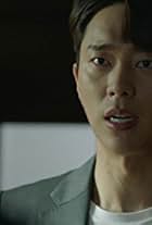 Yoon Hyun-min in Tunnel (2017)