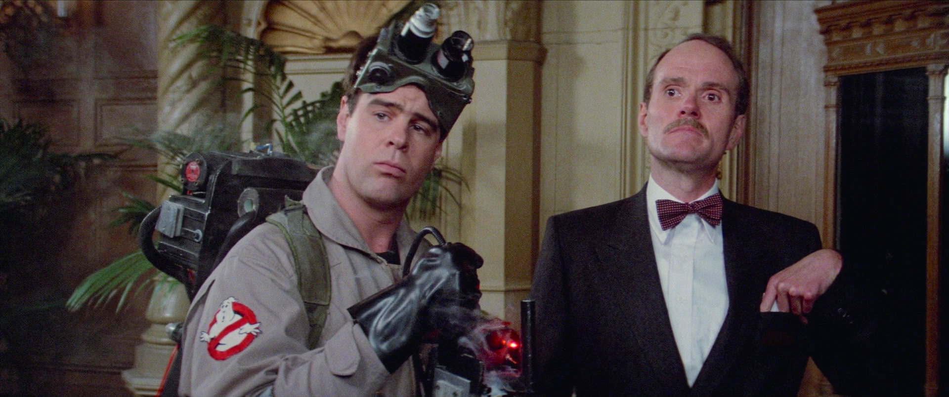 Dan Aykroyd and Michael Ensign in Ghostbusters (1984)