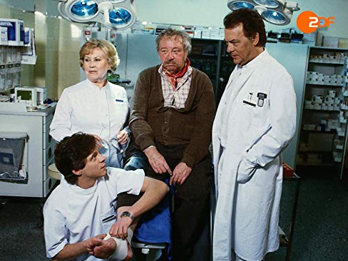 Eva Maria Bauer, Gustl Bayrhammer, Jochen Schroeder, and Klausjürgen Wussow in The Black Forest Hospital (1985)