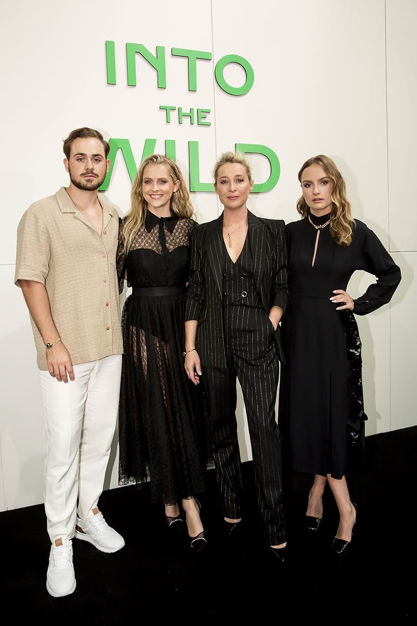 Asher Keddie, Teresa Palmer, Dacre Montgomery, and Olivia DeJonge