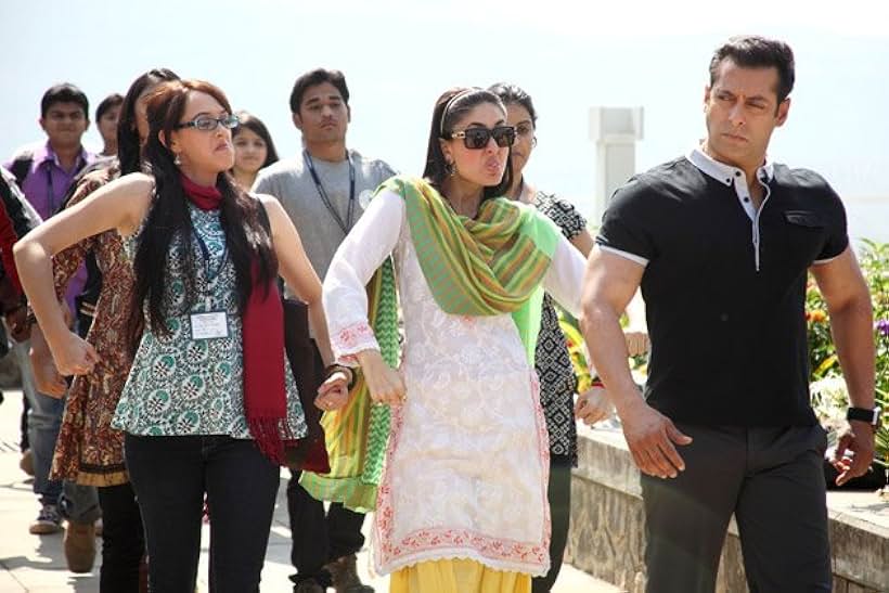 Kareena Kapoor, Salman Khan, and Hazel Keech in Bodyguard (2011)