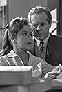 Hanne Løye and Erik Paaske in Kontoristerne (1966)