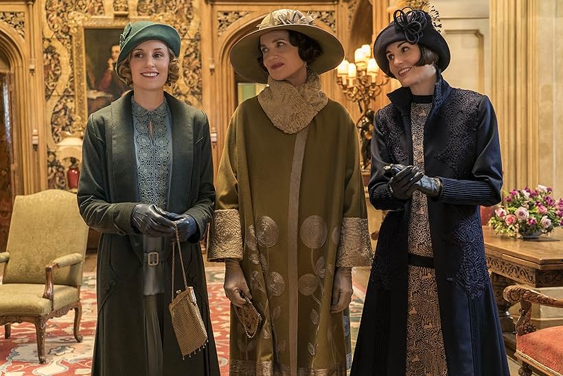 Elizabeth McGovern, Michelle Dockery, and Laura Carmichael in Downton Abbey (2019)