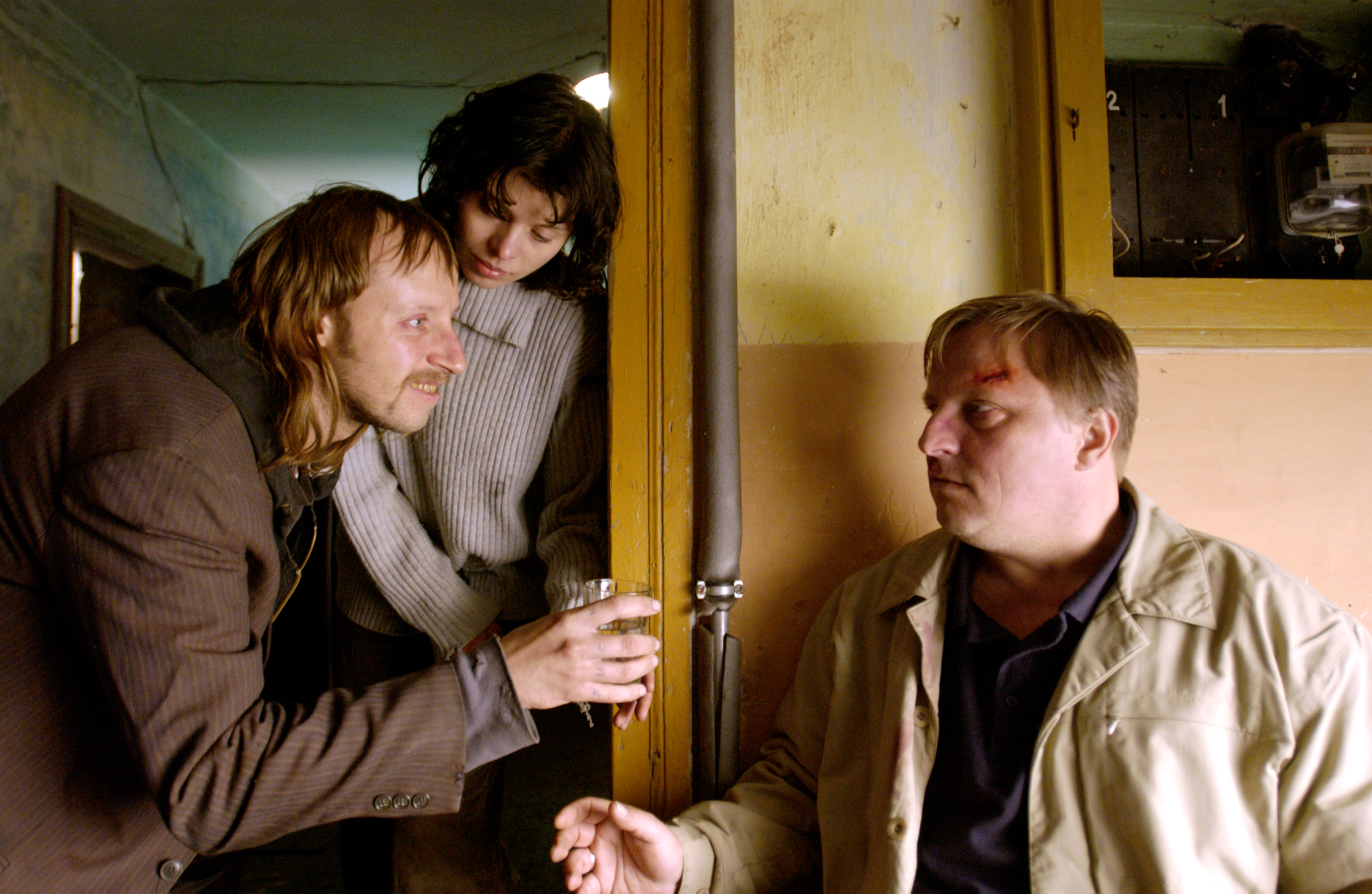 Axel Prahl, Ivan Shvedoff, and Margarita Breitkreiz in Der Grenzer und das Mädchen (2005)