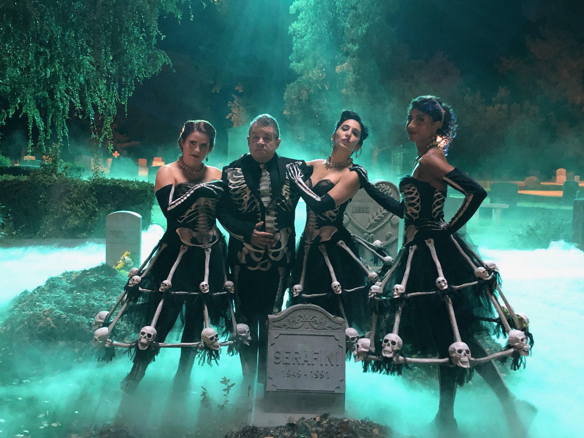 Donna Lynne Champlin, Patton Oswalt, Gabrielle Ruiz, and Vella Lovell in Crazy Ex-Girlfriend (2015)