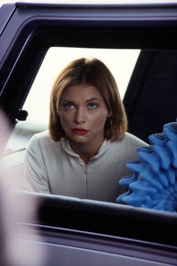 Sofia Shinas in The Outer Limits (1995)