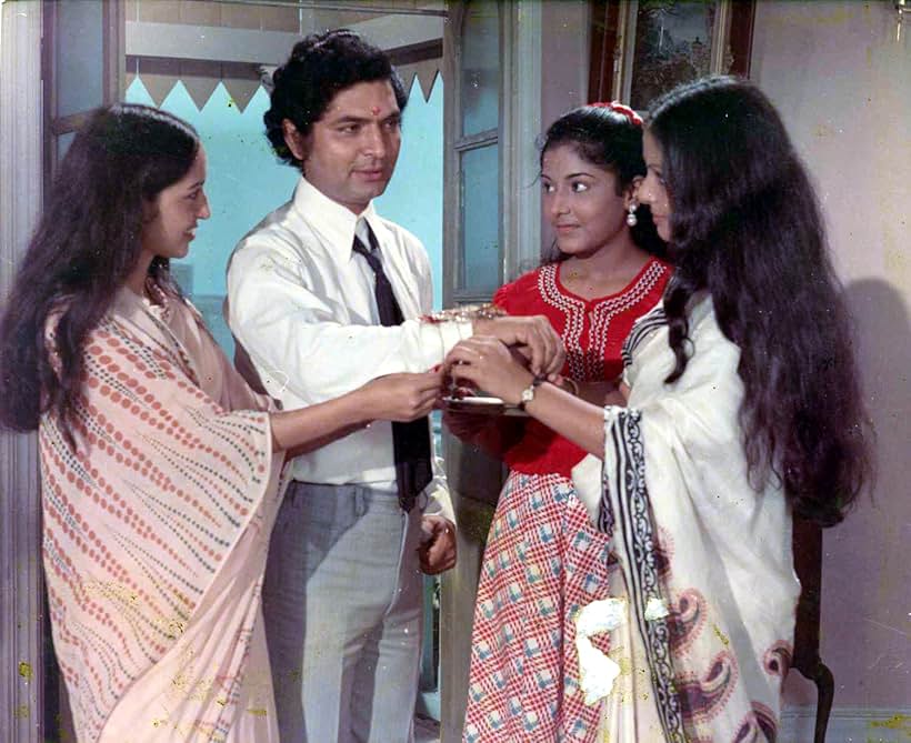 Rakhee Gulzar and Govardhan Asrani