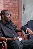 Wendell Pierce and Michael Kenneth Williams in The Wire (2002)